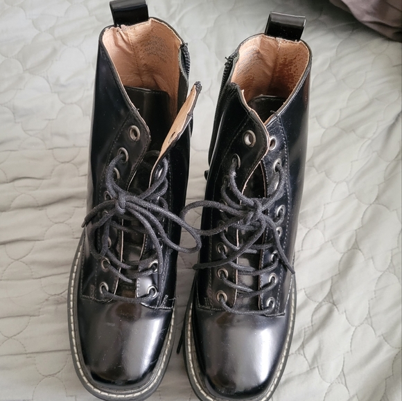 Jeffrey Campbell - PRIMUS - Picture 6 of 7